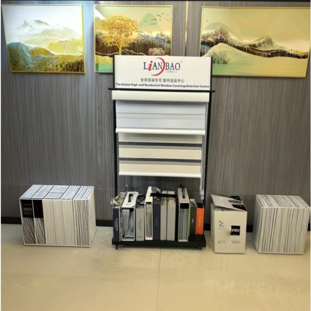窗户百叶窗展架卷拉式遮阳升降卷帘样品架立式遮光遮挡卷帘展示架