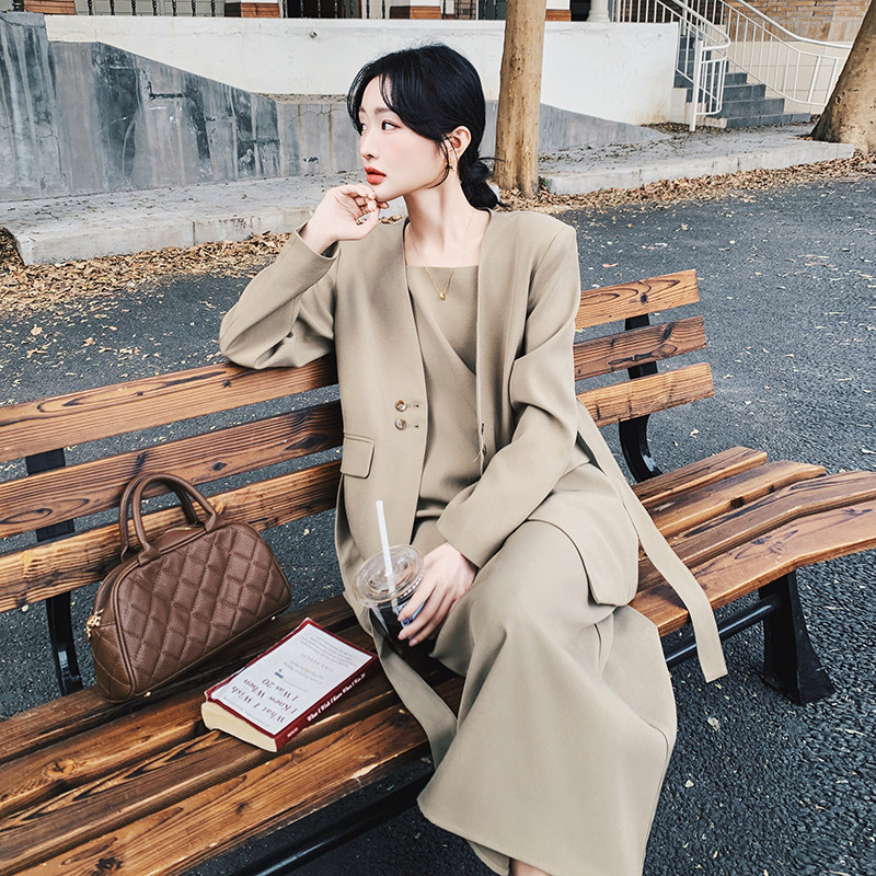 2025秋季新款高级感轻熟风西装套装女气质女神范吊带裙淡人两件套,女装套装/套裙,2C021