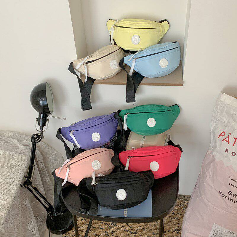 儿童时尚小胸包潮酷男孩字母单肩包个性宝宝零钱包小孩外出斜挎包