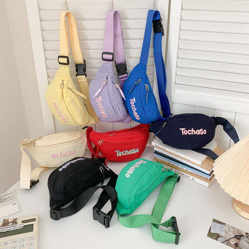 森系纯色小孩斜挎包字母韩版儿童胸包男童时尚潮流女宝宝零钱腰包