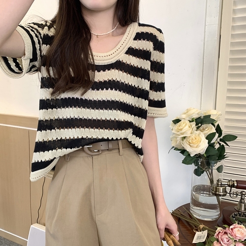 Real price new Korean version of retro stripe hollow design thin knitted short sleeve jacket