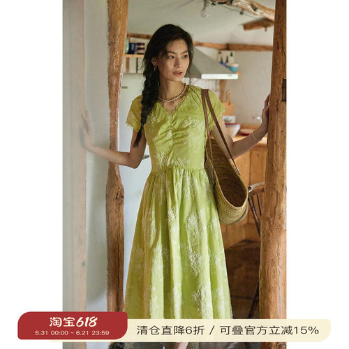 solighter法式提花v领收腰连衣裙