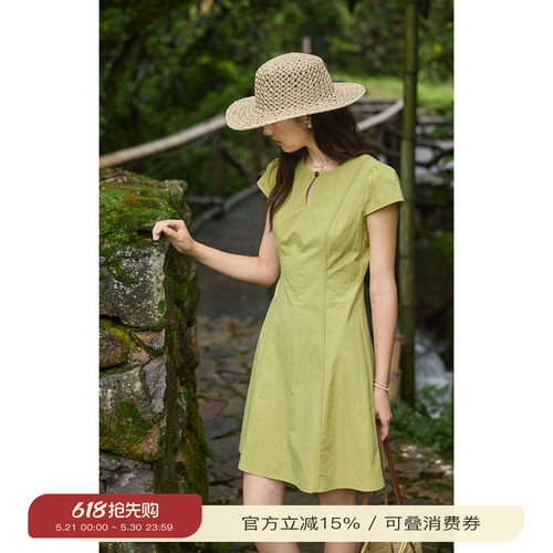 solighter法式一粒扣短款连衣裙