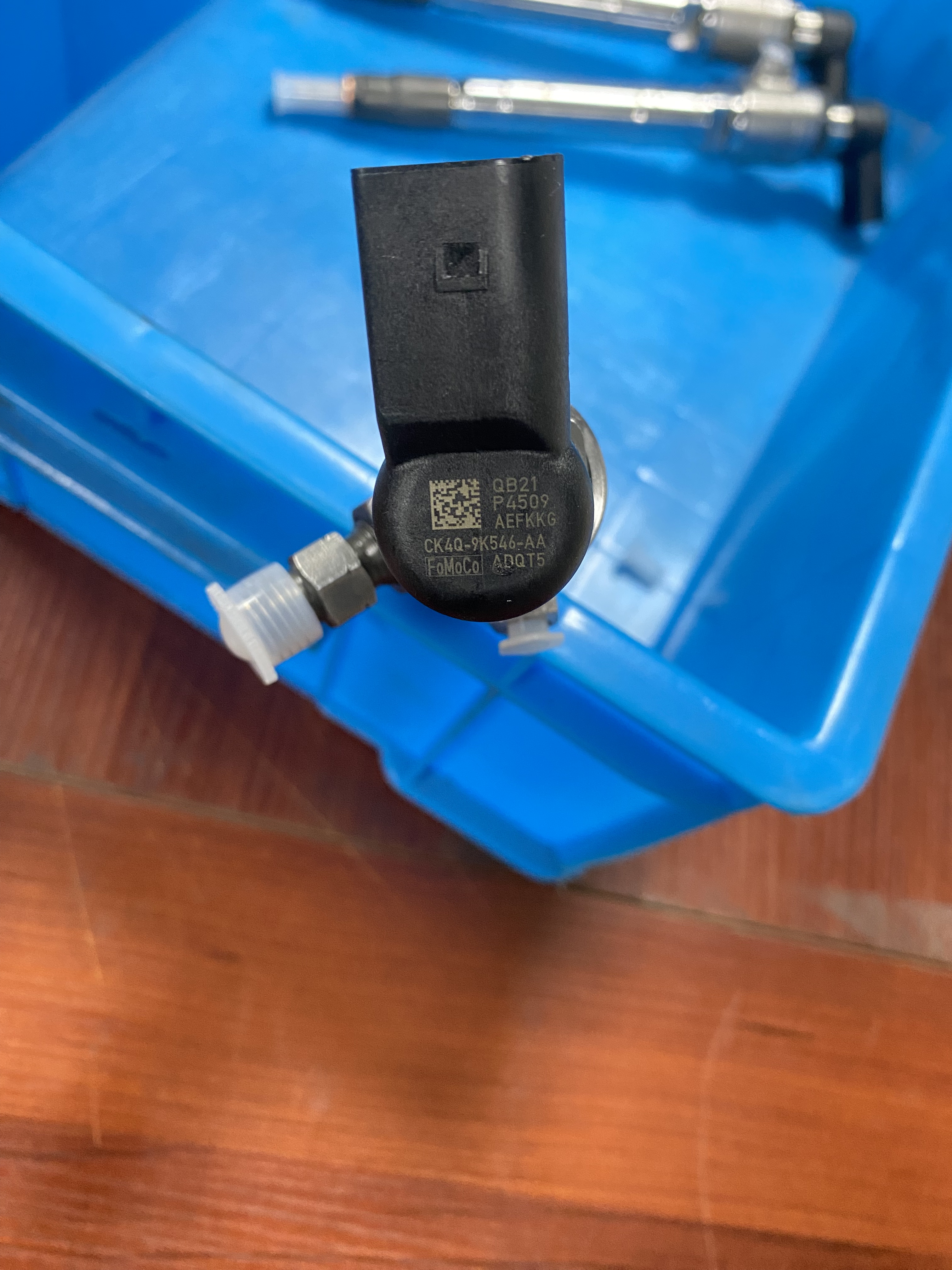 江铃新全顺2.0排量V362途睿欧国五CK4Q-9K546-AA喷油器