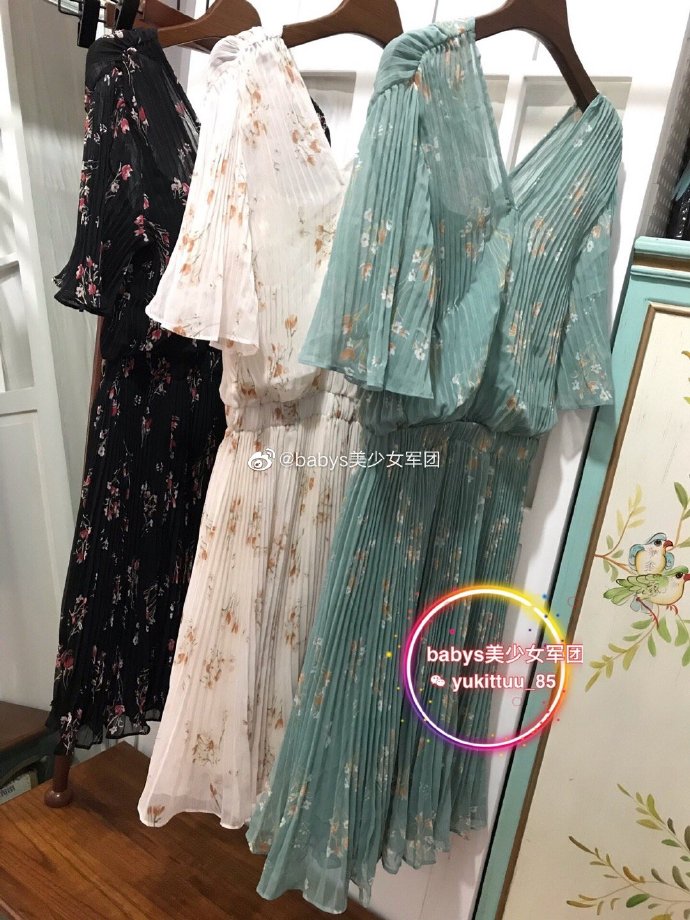 纯yuan保真s家夏季新品甜美减龄碎花V领百褶雪纺连衣裙SWFO201185