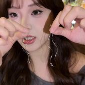 显高级轻奢冷淡风女 气质百搭日常通勤时尚 新潮款 银色波浪耳线长款