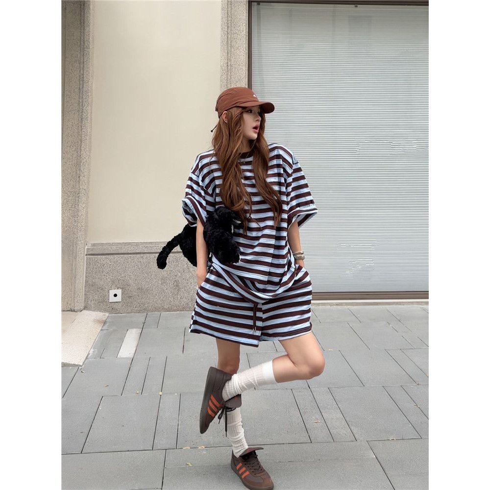 300斤街头风条纹短袖T恤套装女夏大码胖mm宽松休闲抽绳短裤两件套