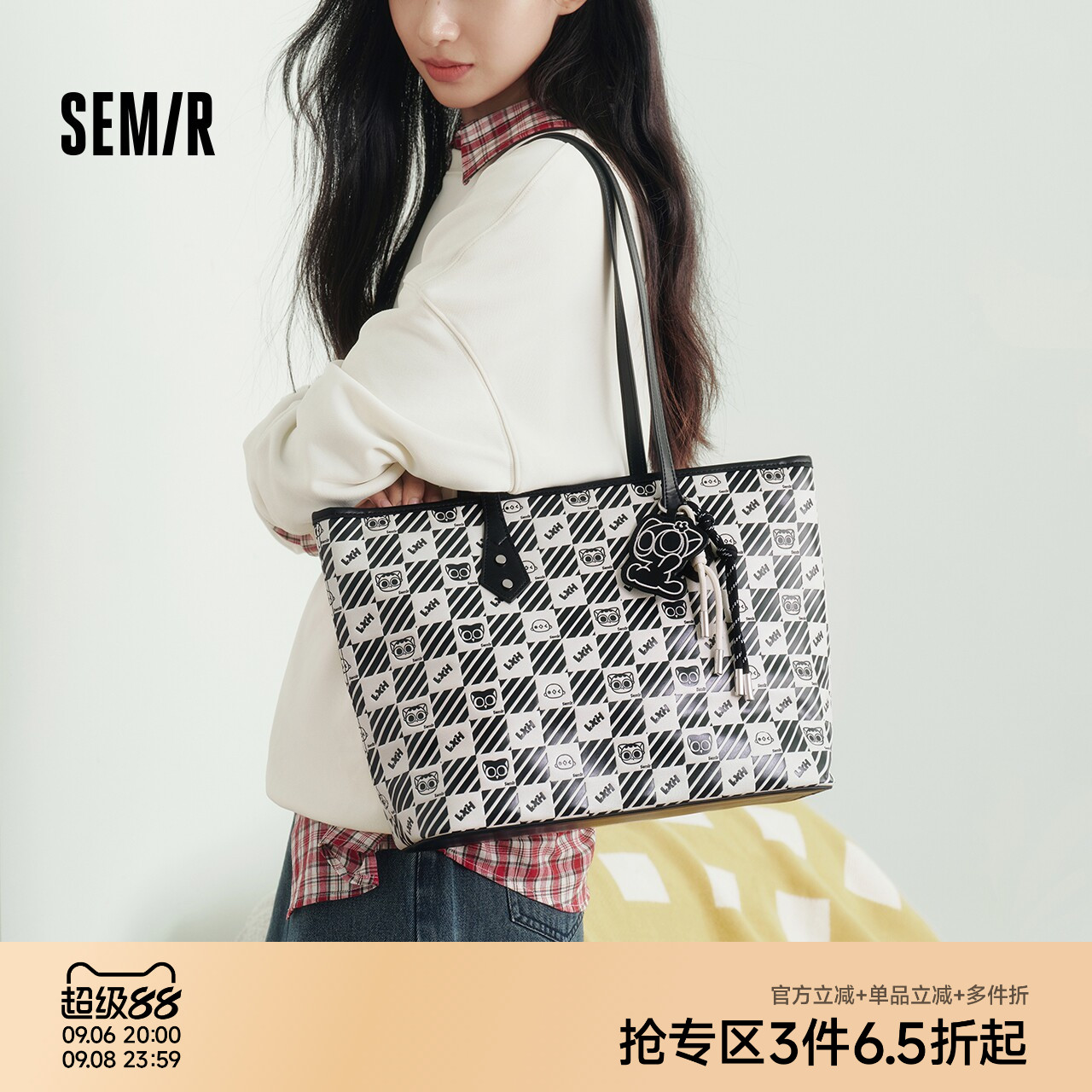 森马罗小黑满印趣味卡通单肩包女图片