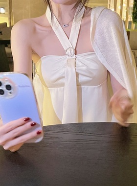 5.27韩女夏季新品高集感挂脖上衣特别遮肚子短款光面垂感钻扣抹胸