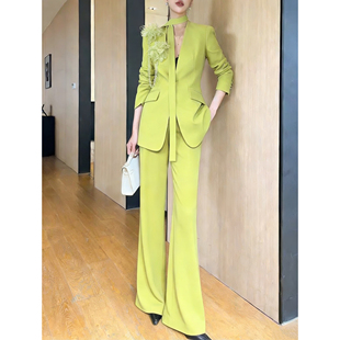 高端女装2025秋季设计感轻熟风立体花朵系带西服长裤果绿色四件套