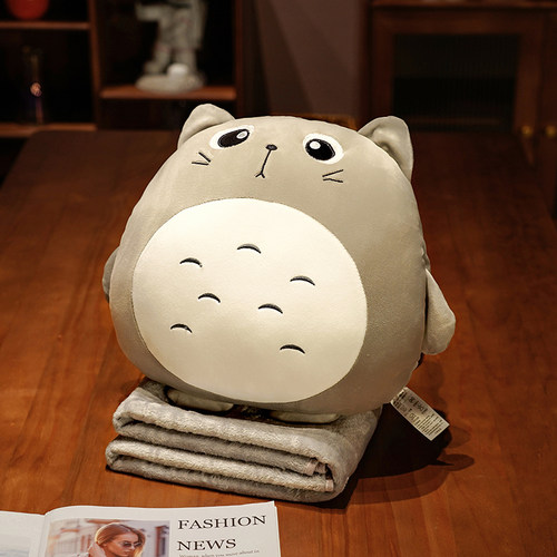 可爱龙猫空调毯子三合一 办公室抱枕被子两用午睡枕趴着睡觉汽车