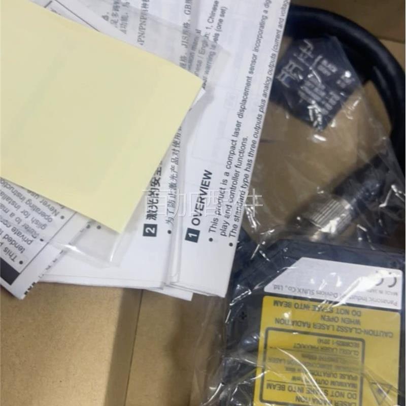 (议价)激光位移感测器HL-G105-S-J 全新