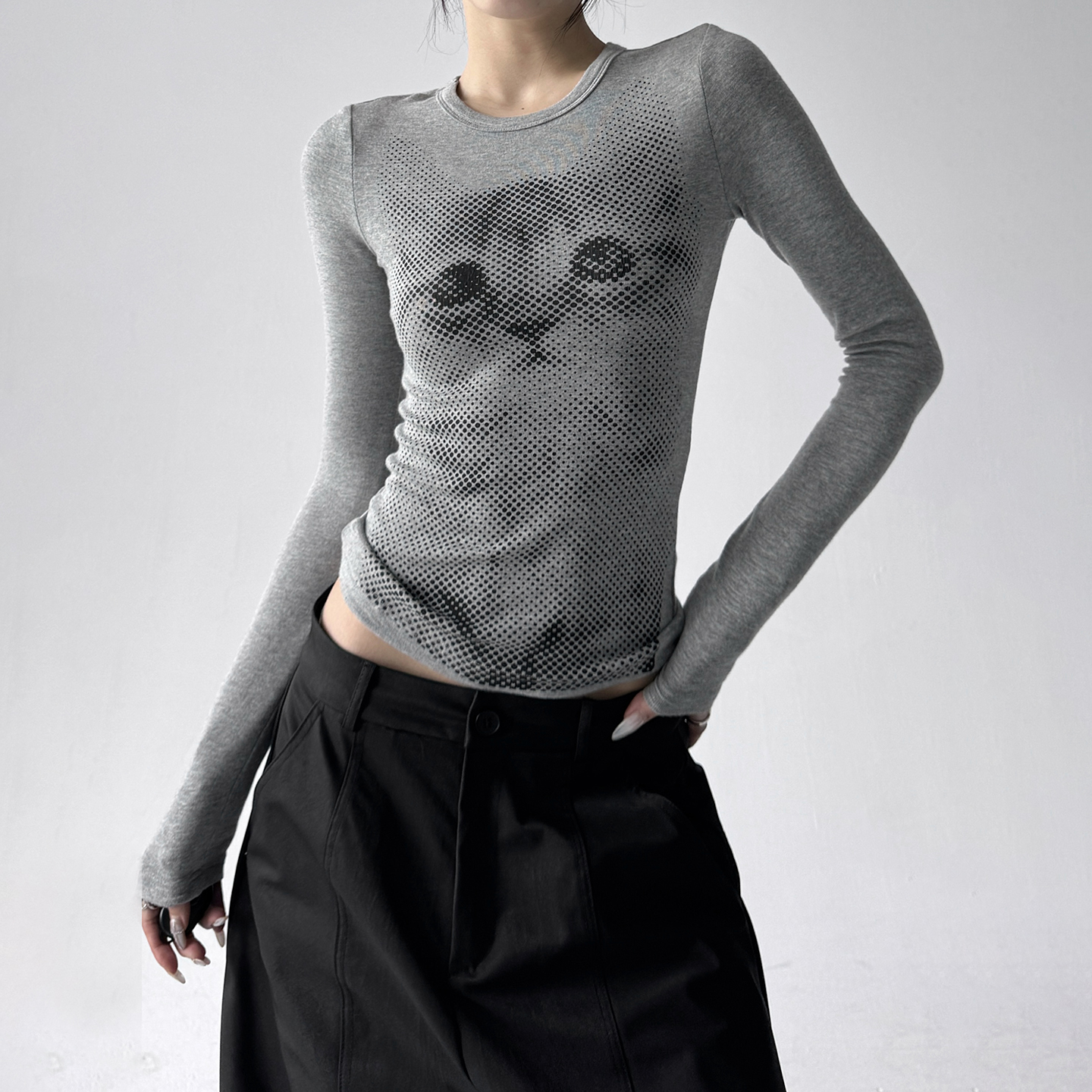 今年流行2025秋冬装新款猫咪正肩长袖T恤女高打底衫修身短款上衣