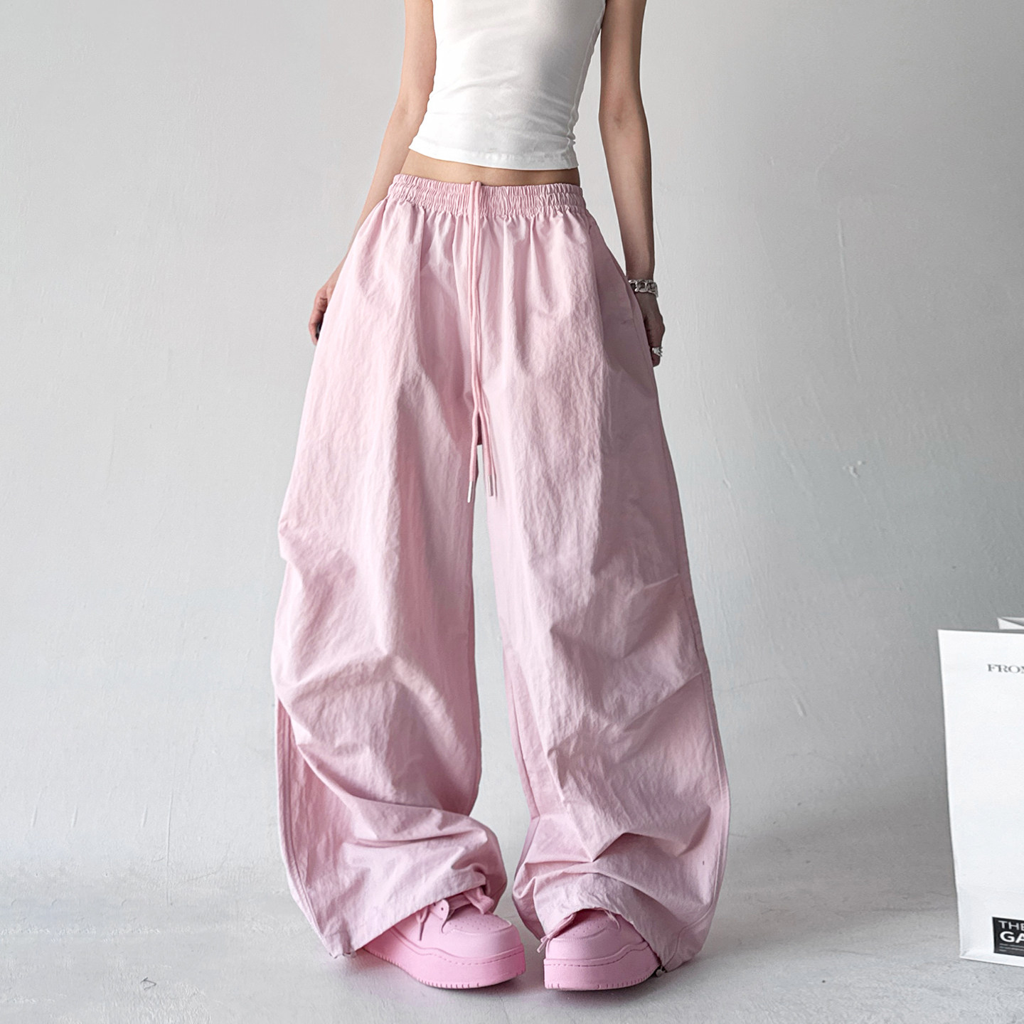 松弛高腰阔腿裤女2026春秋装新款宽松休闲裤褶皱垂坠感街舞弯刀裤,女装/女士精品,休闲裤,淘宝优惠券,粉丝福利购,淘宝优惠卷