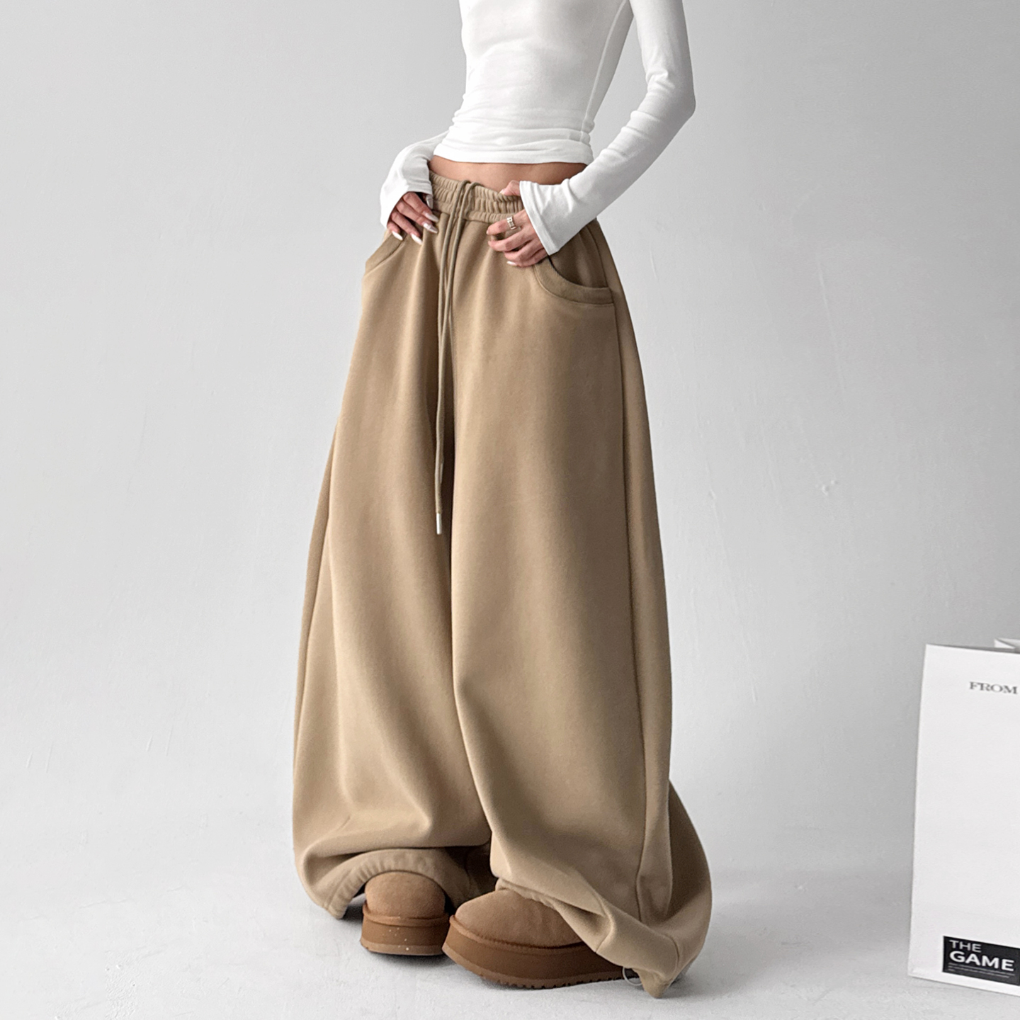 卡其色2025运动裤女冬季加绒加厚