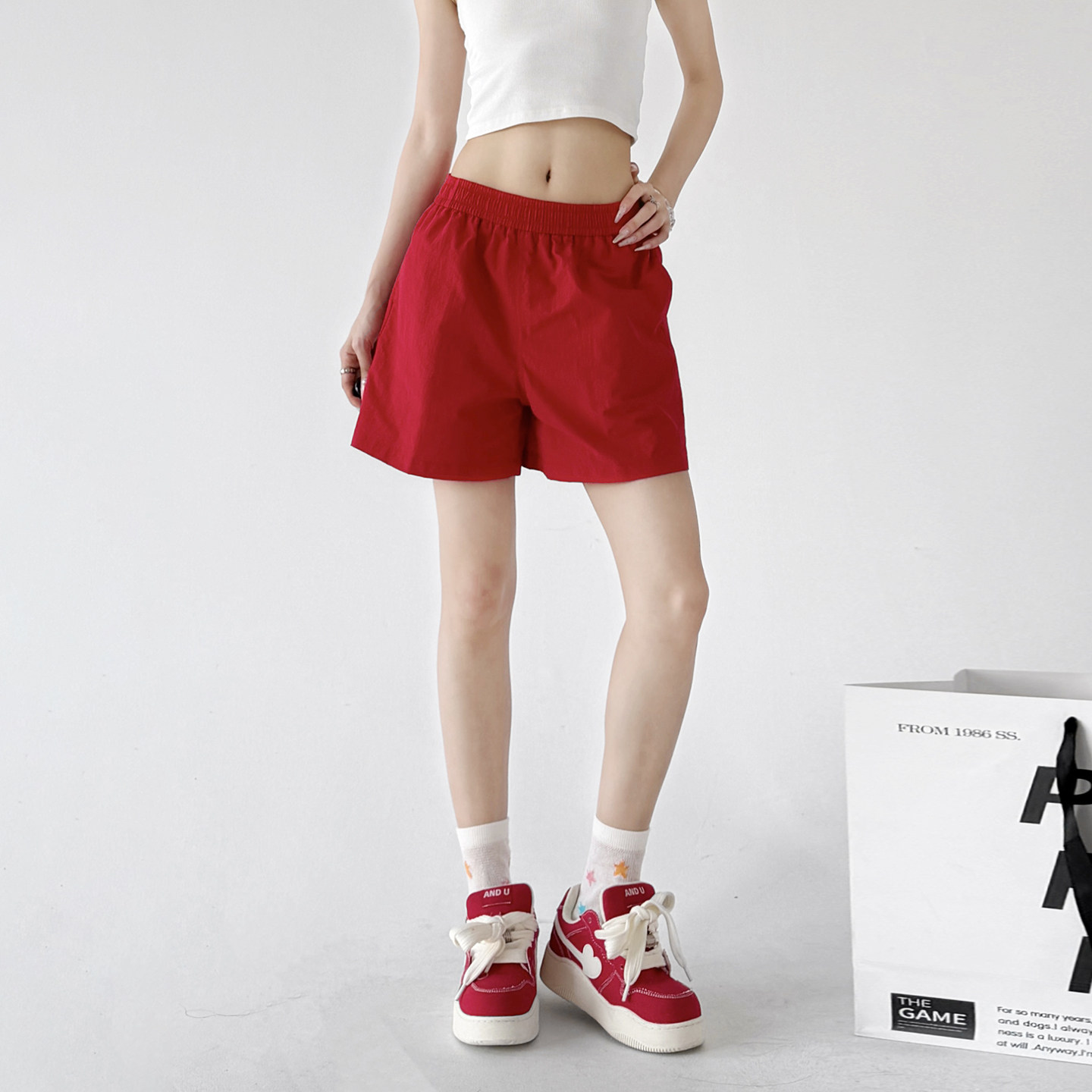 红色短裤女2026夏季新款高级感显瘦休闲速干运动裤多大众户外裤子
