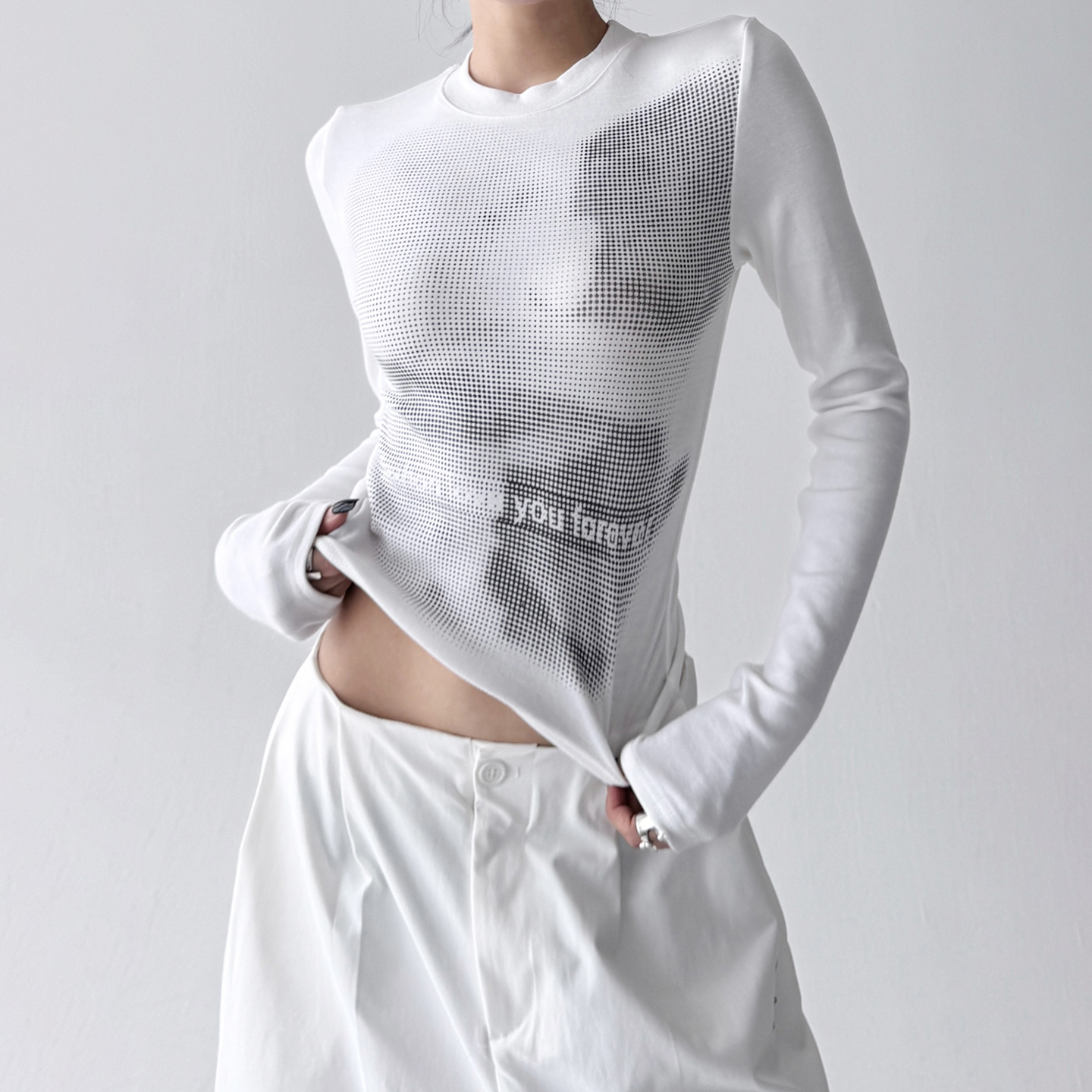 2025秋季美式复古圆领正肩长袖T恤女修身印花短款辣妹紧身上衣