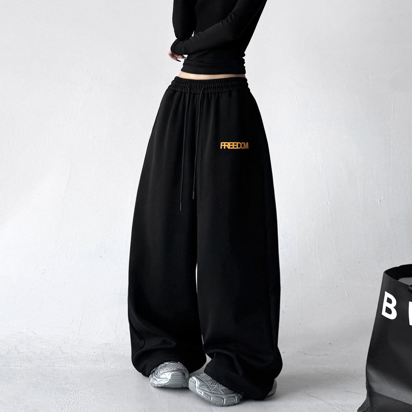 2026秋冬美式复古字母刺绣休闲裤女宽松显瘦百搭阔腿运动卫裤,女装/女士精品,卫裤,淘宝优惠券,粉丝福利购,淘宝优惠卷
