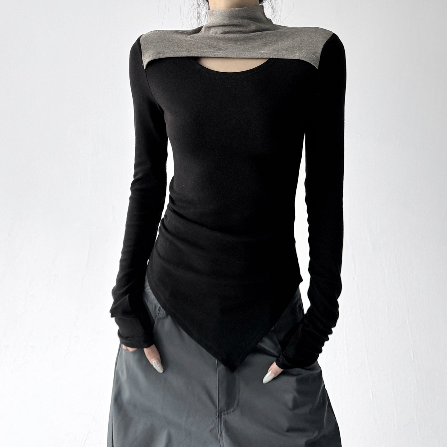 独特打底衫女2025秋冬新款内搭设计感镂空撞色假两件紧身黑色上衣