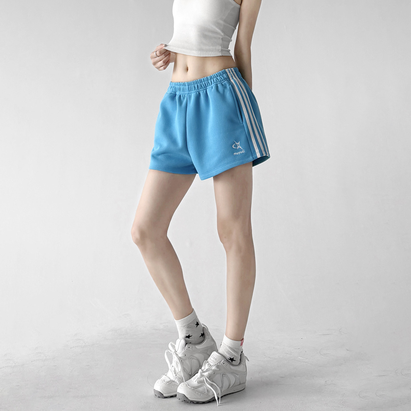 简约运动风短裤女2026夏装新款蓝色条纹高级感女士显瘦百搭休闲裤图片