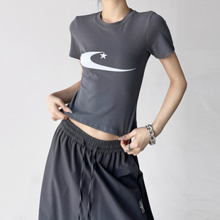 木昱子美式辣妹风短袖T恤女夏灰色印花紧身短款上衣弹力