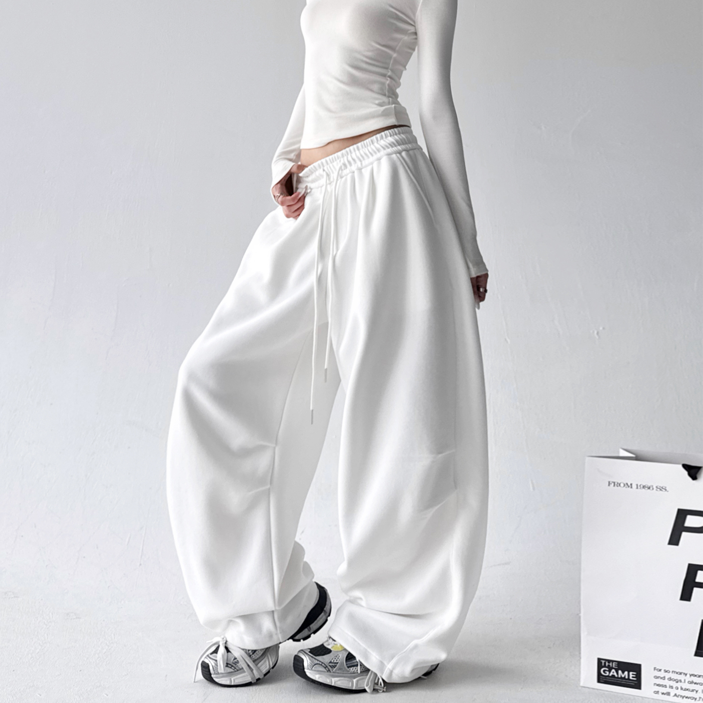 高腰直筒宽松休闲卫裤