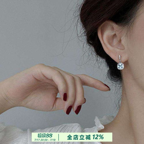 蓝色锆石超闪精致百搭蚊香盘耳夹