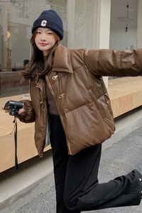 现货！22年新款个性大尖领保暖羽绒服 123A-6670-P235-K358图片