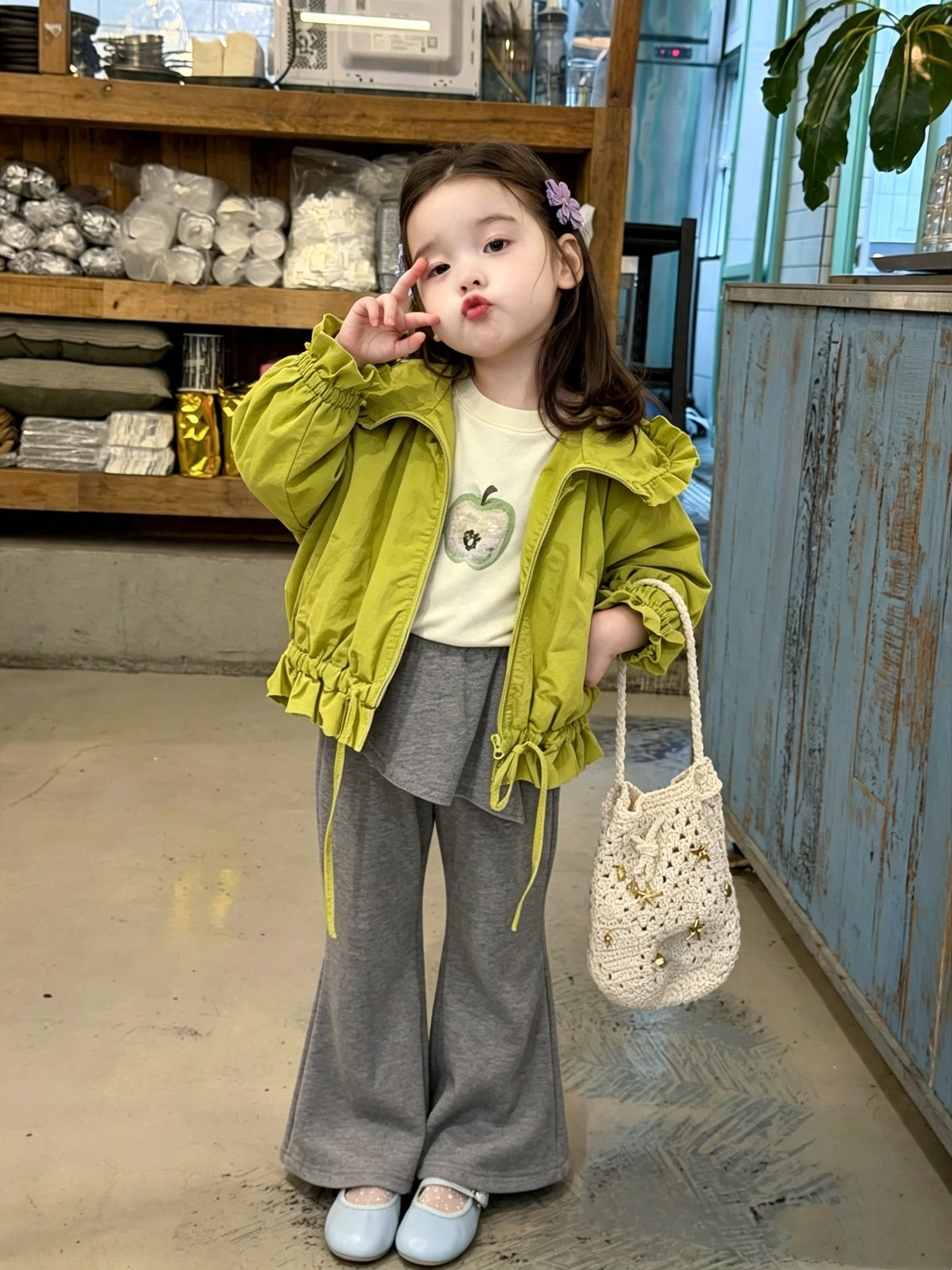 女童连帽外套秋装2026女孩韩系风休闲夹克可爱木耳边短款风衣外套