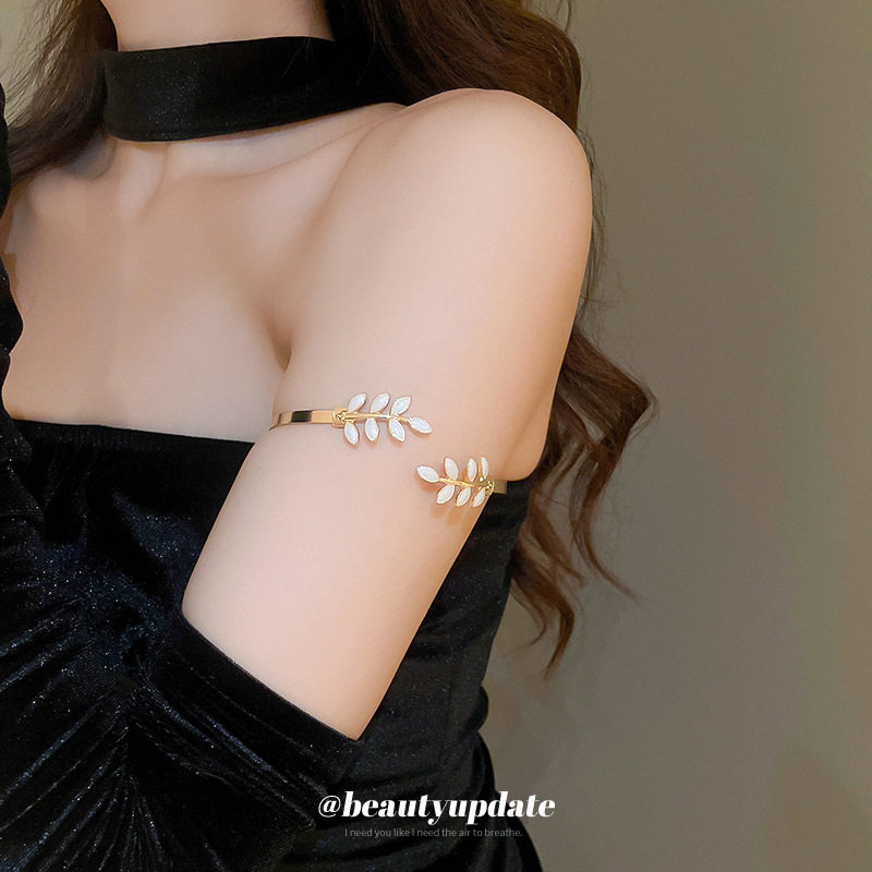 NEW PRODUCT DRIPPING OIL LEAF OPEN BRACELET EUROPEAN AND AMERICAN NICHE SIMPLE DESIGN BRACELET LIGHT LUXURY HIGH-END TEMPERAMENT ARMBAND WOMEN