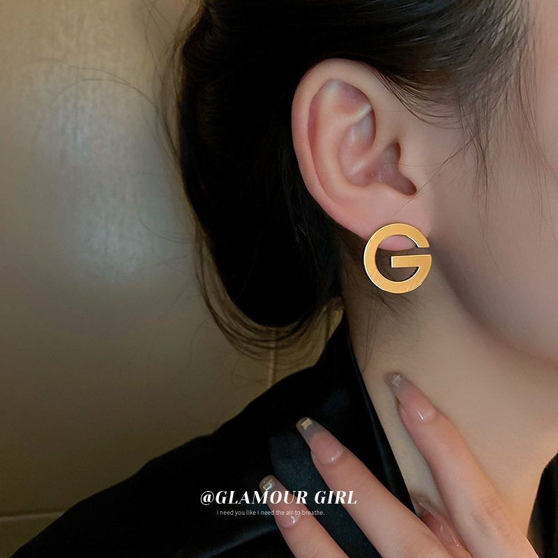 银针金属风字母G耳环东大门简约设计感小众耳钉时尚百搭ins耳饰女
