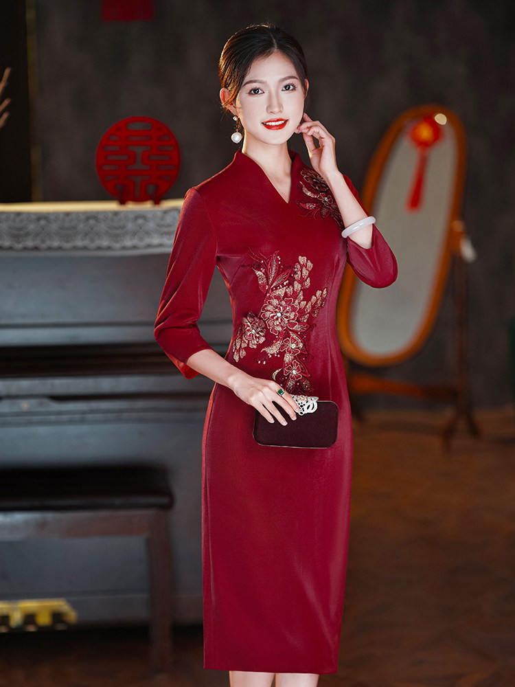 고급 대기 시어머니 드레스 결혼식 연회 우아한 빨간색 대형 지방 MM 개선 치파오 2024 새로운 스타일