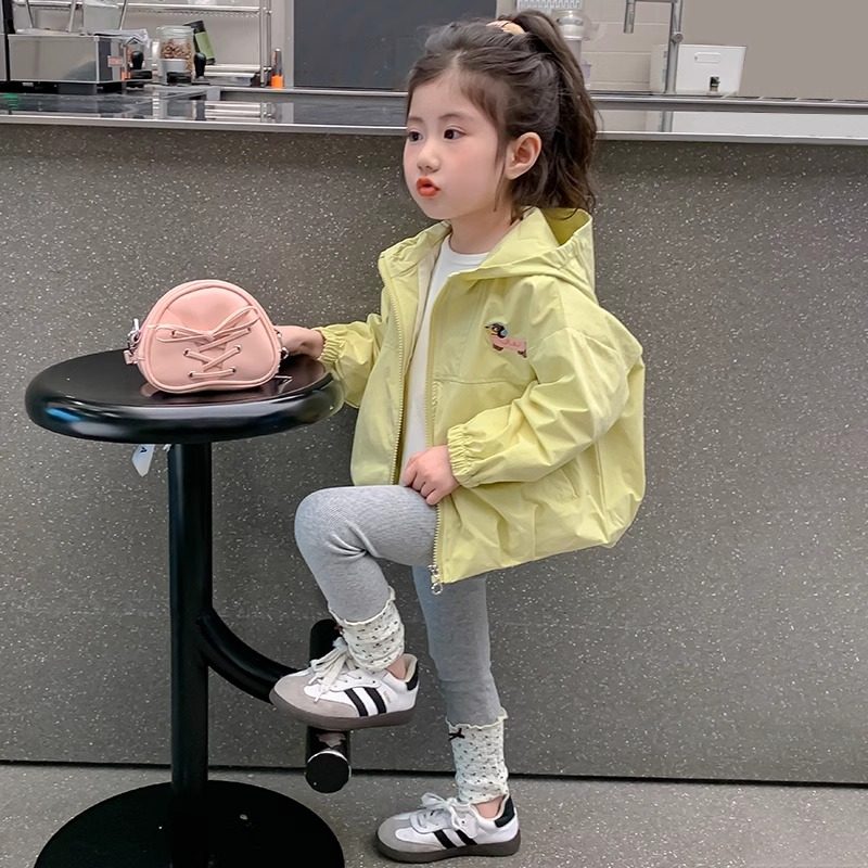 女童超好看韩系春款宝宝初春外套婴幼儿开春衣服女小童春装冲锋衣