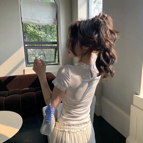 法式纯欲风蕾丝边短袖t恤女夏季设计感小众显瘦修身正肩辣妹上衣