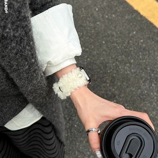 IAMYEE秋冬珍珠毛毛表带适用applewatc67S7SES8S9iwatch手表带S11