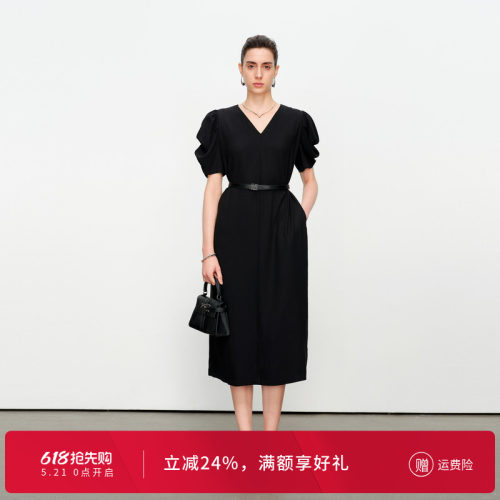黑色短袖连衣裙