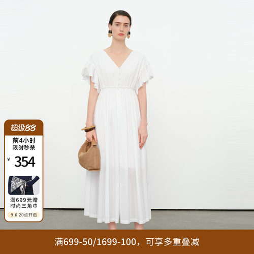 云白色短袖连衣裙