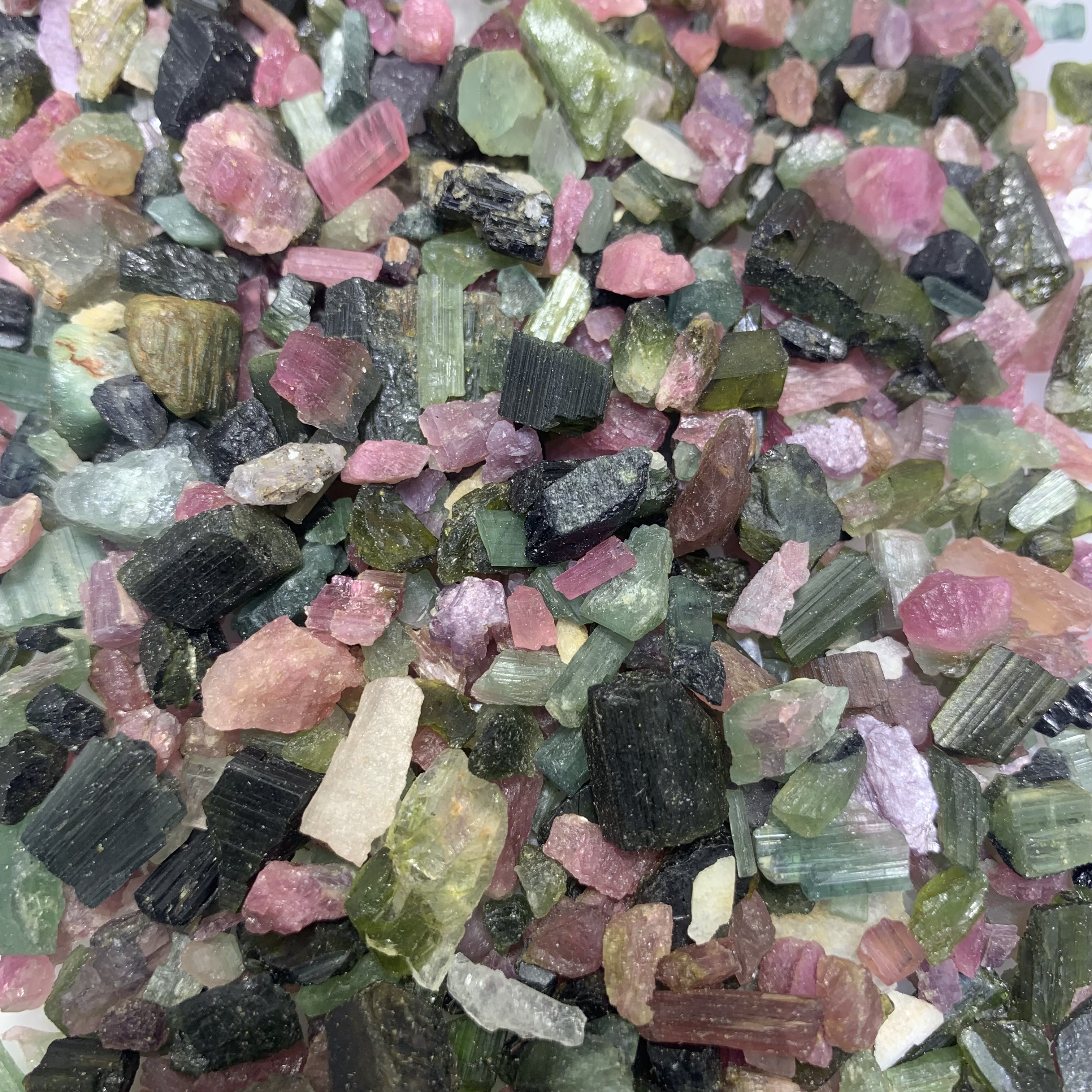 天然碧玺碎石摆件彩色水晶碎石水晶石原石毛料花瓶装饰美甲石头