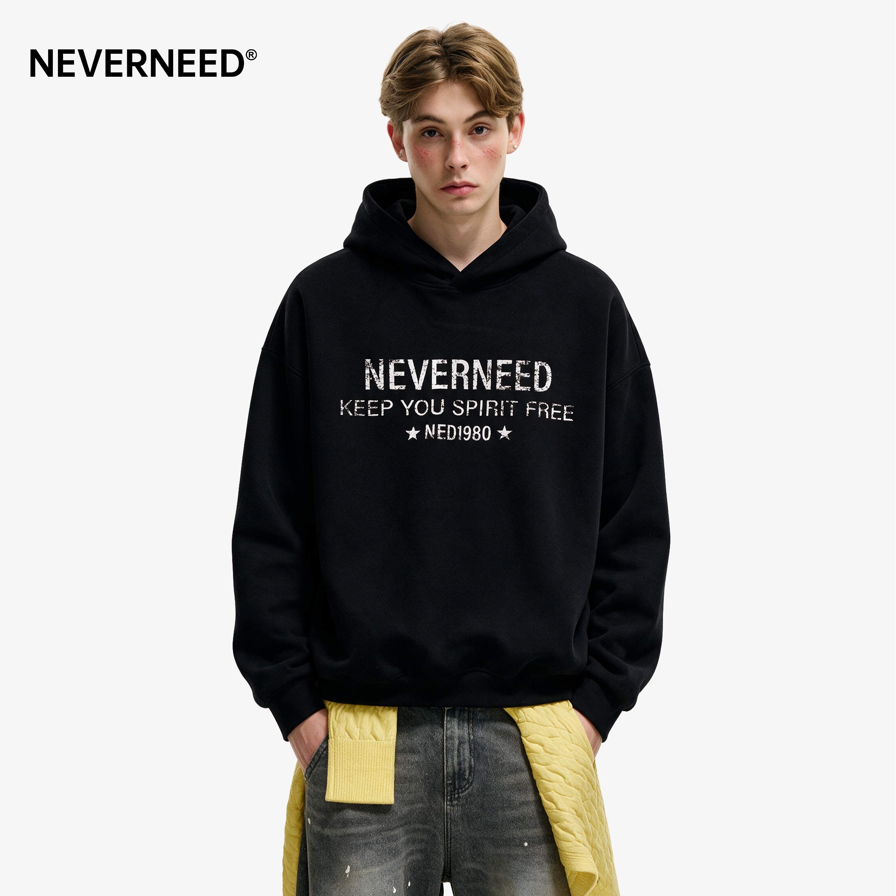 NEVERNEED字母印花连帽卫衣男女图片