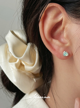 小众火彩欧泊石耳钉 通体s925纯银耳饰睡觉不用摘小巧精致养耳洞