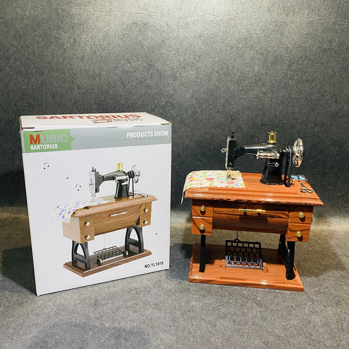 仿木质复古缝纫机音乐盒创意八音盒送女生母亲生日礼物儿童小礼品