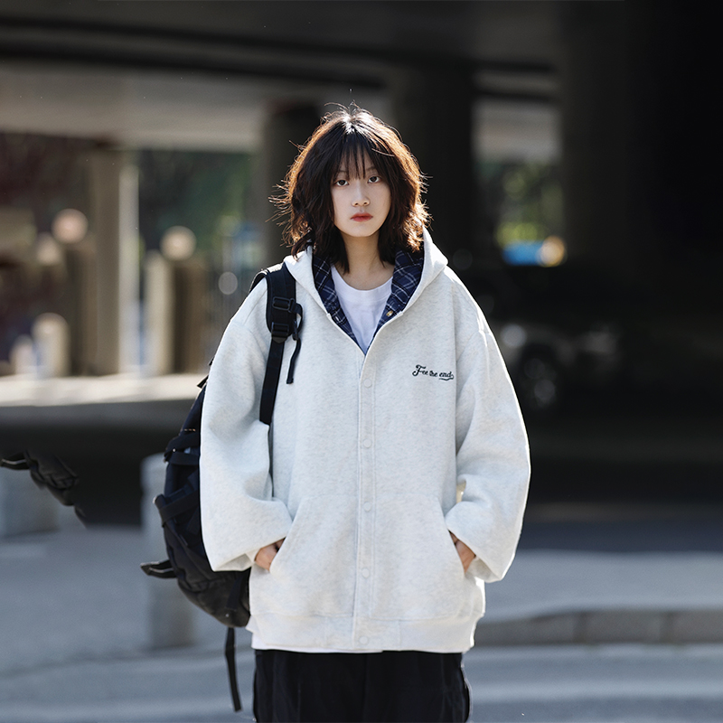 阿于呆复古撞色格纹连帽开衫卫衣