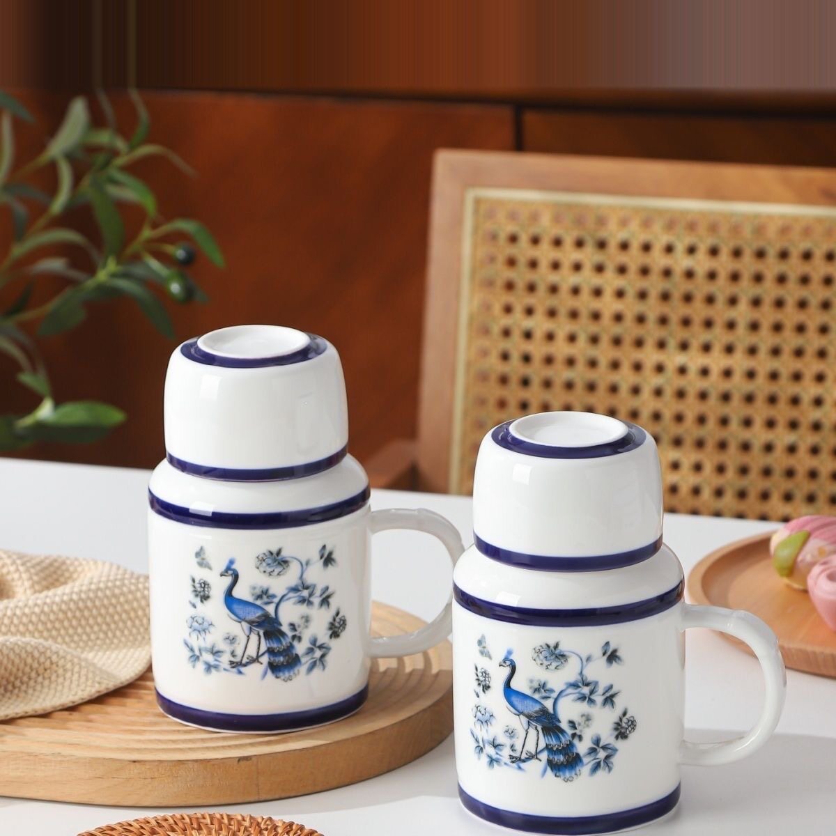 大容量带盖子青花孔雀陶瓷杯喝水杯咖啡杯复古风马克杯情侣杯图片