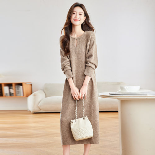 奥特莱斯外贸折扣清仓尾货羊毛连衣裙女秋冬季宽松大码长款毛衣裙