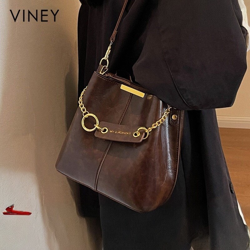 Viney水桶包包2026新款秋冬真皮女包斜挎包高级感轻奢通勤单肩包