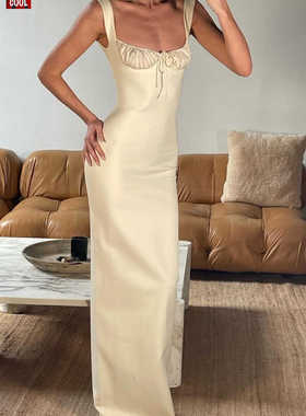 法式白色吊带连衣裙女夏小众设计高级感气质收腰包臀海边度假裙子