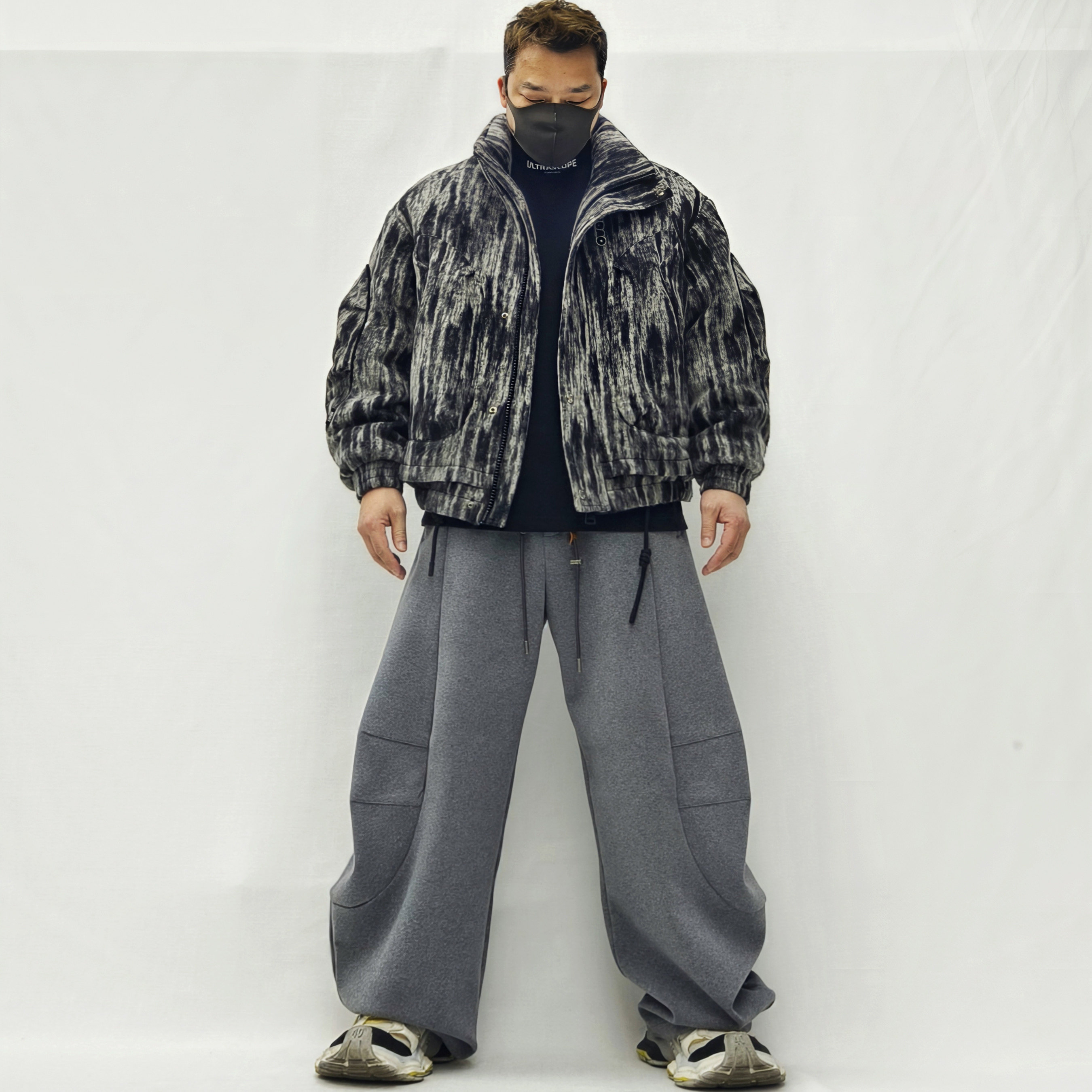 设计感高街潮牌水墨风立领羽绒服