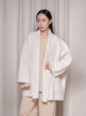 【BOTTOM NOTES】hug 2025秋冬新款白色羊毛宽松短款外套大衣