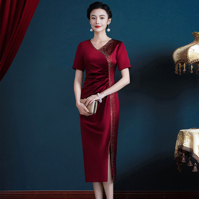 紫色高贵洋气年轻款妈妈婚宴礼服