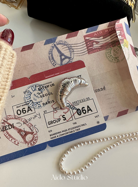 fever同款牛角包胸花胸针高档女设计感小众银色可颂网红情侣徽章